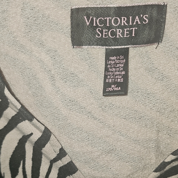 Victoria's Secret Women's Black and White Zebra Crop Hoodie LIKE NEW - Picture 3 of 8